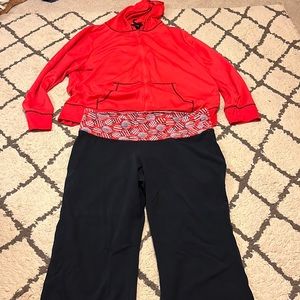 Black/reddish orange active set